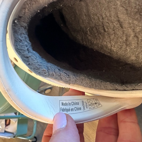 Crocs white with winter gray fuzzy insides M5/W7 - Picture 3 of 9